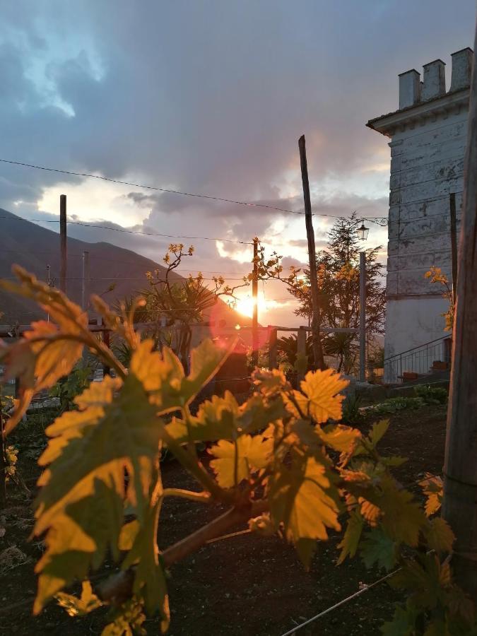 مبيت وإفطار Cava deʼ Tirreni La Torretta Bianca المظهر الخارجي الصورة