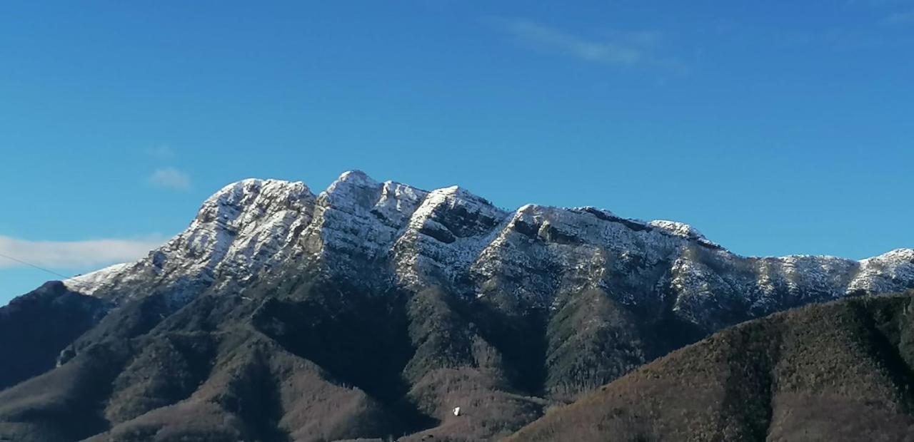 مبيت وإفطار Cava deʼ Tirreni La Torretta Bianca المظهر الخارجي الصورة
